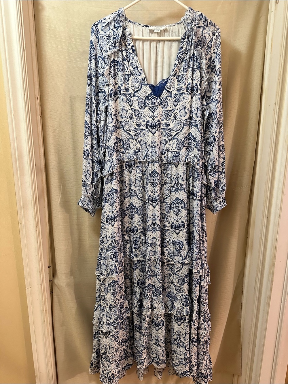 Belle & Bloom Blue White Paisley Boho Tiered Maxi Dress L/XL Viscose Ruffle